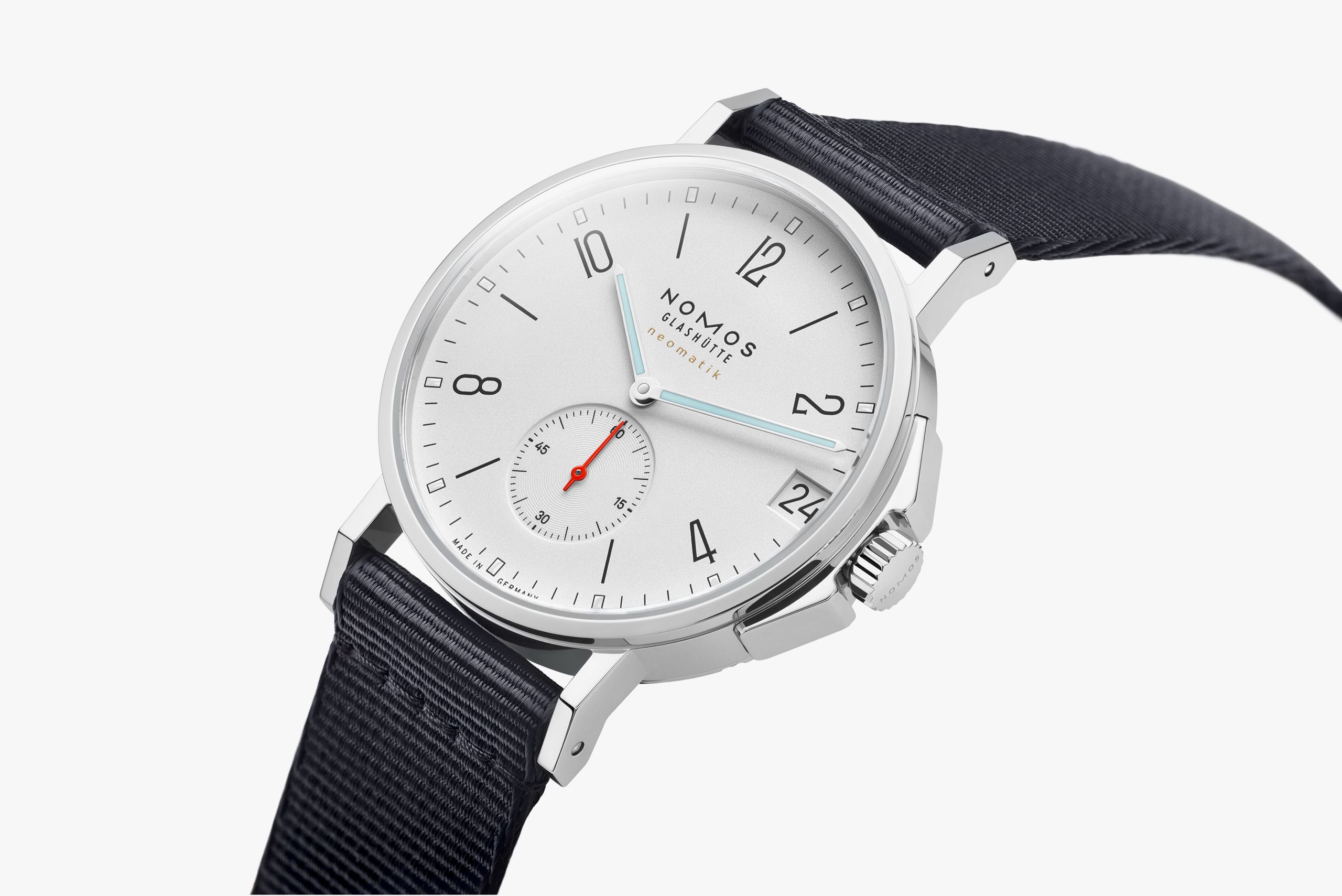 アホイ ネオマティック38デイト – NOMOS Glashütte