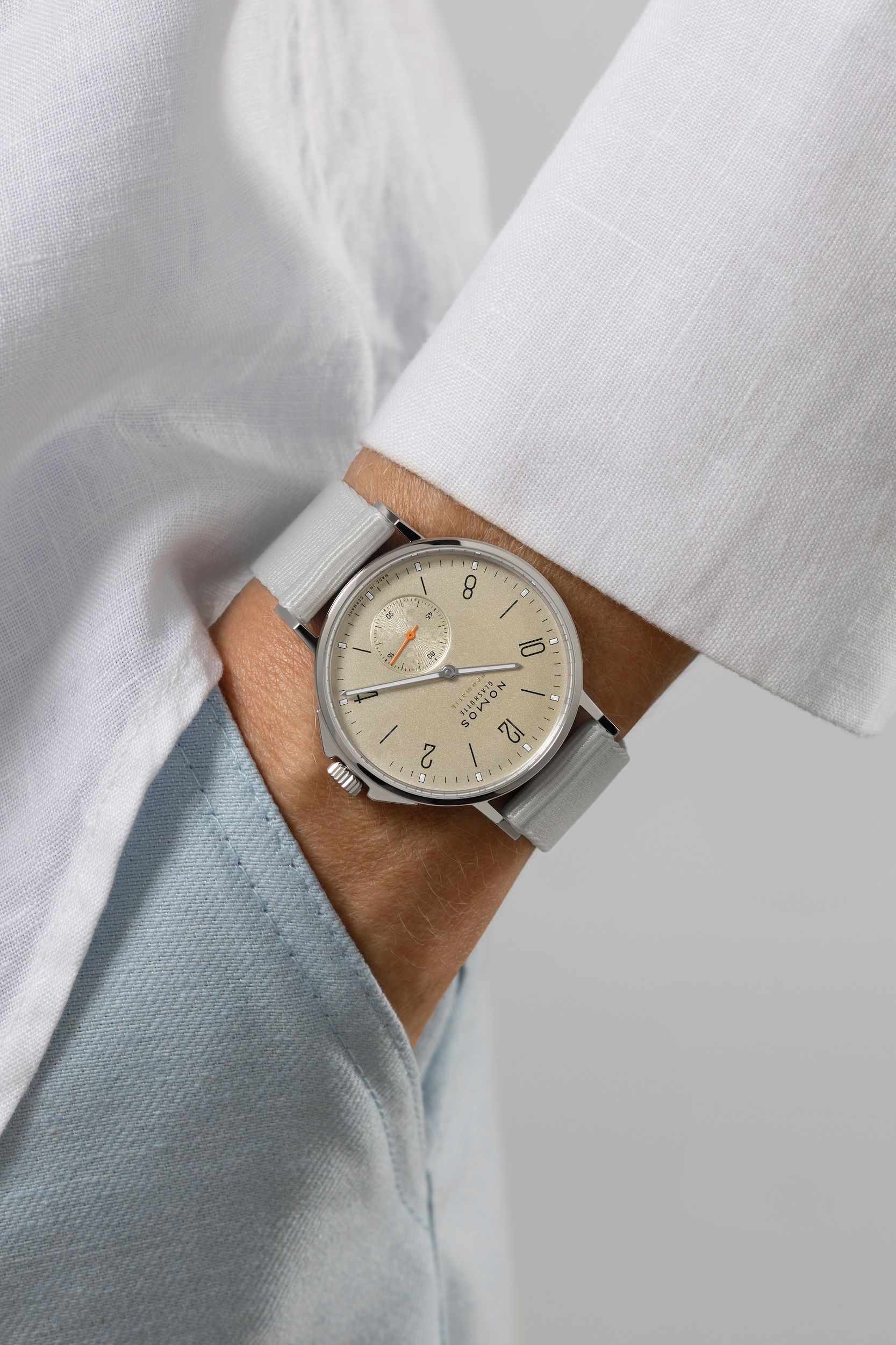 Ahoi neomatik sand – NOMOS Glashütte