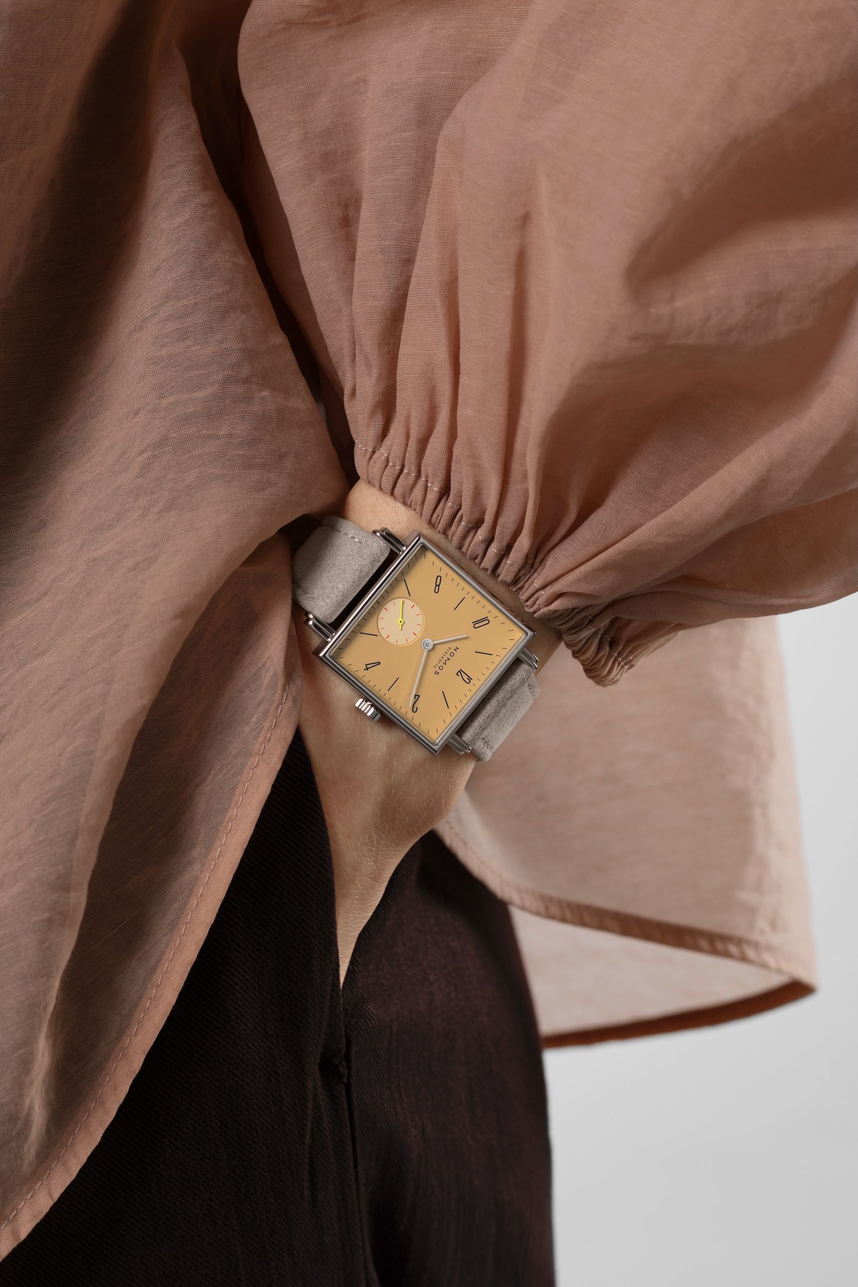 0437_Tetra_Ochra_wristshot_107