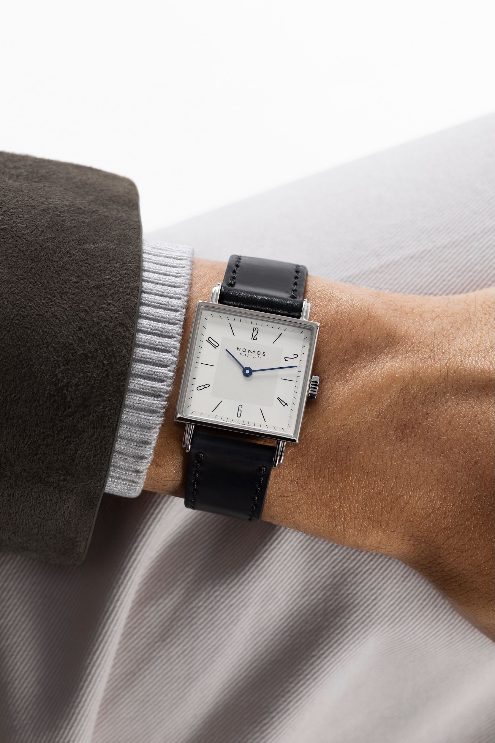 テトラ27 デュオ – NOMOS Glashütte | JP Store