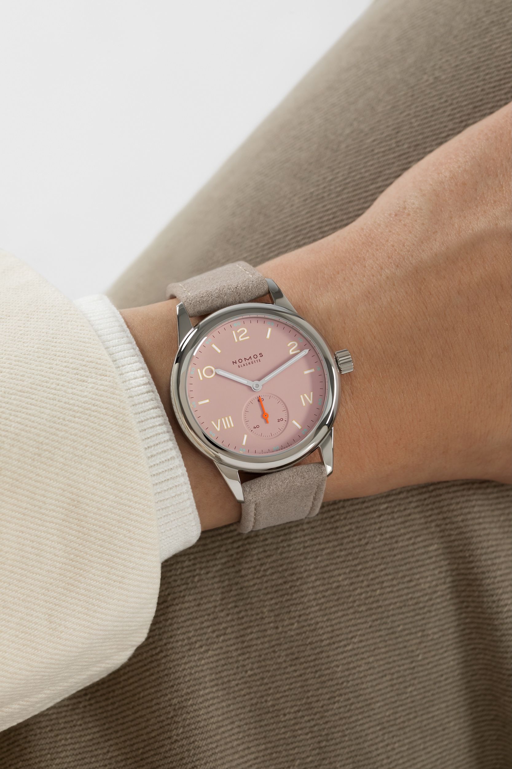 クラブ キャンパス フルローズ – NOMOS Glashütte
