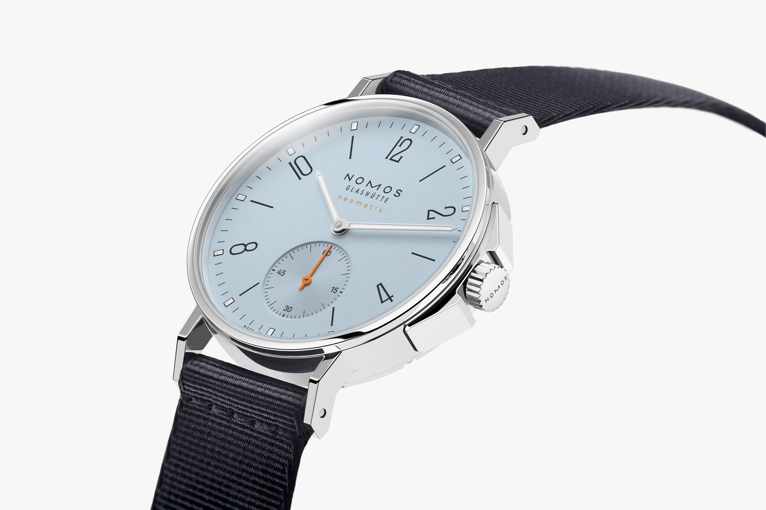 アホイ ネオマティック スカイ – NOMOS Glashütte | JP Store