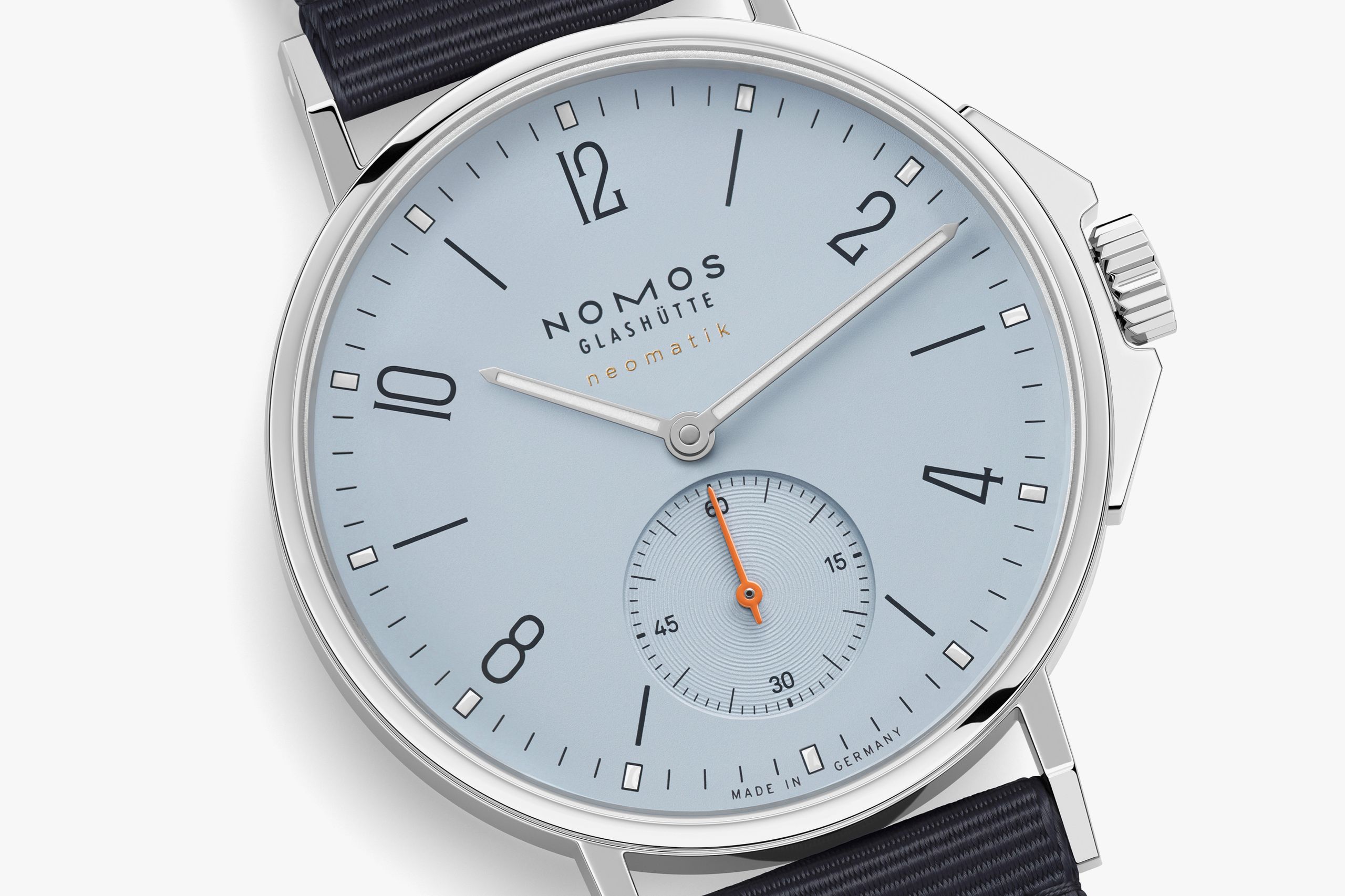 アホイ ネオマティック スカイ – NOMOS Glashütte | JP Store