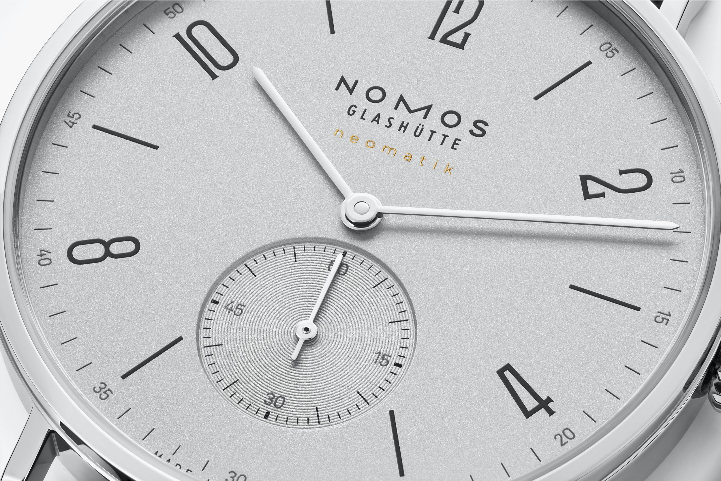 タンジェント ネオマティック39 プラチナグレー – NOMOS Glashütte