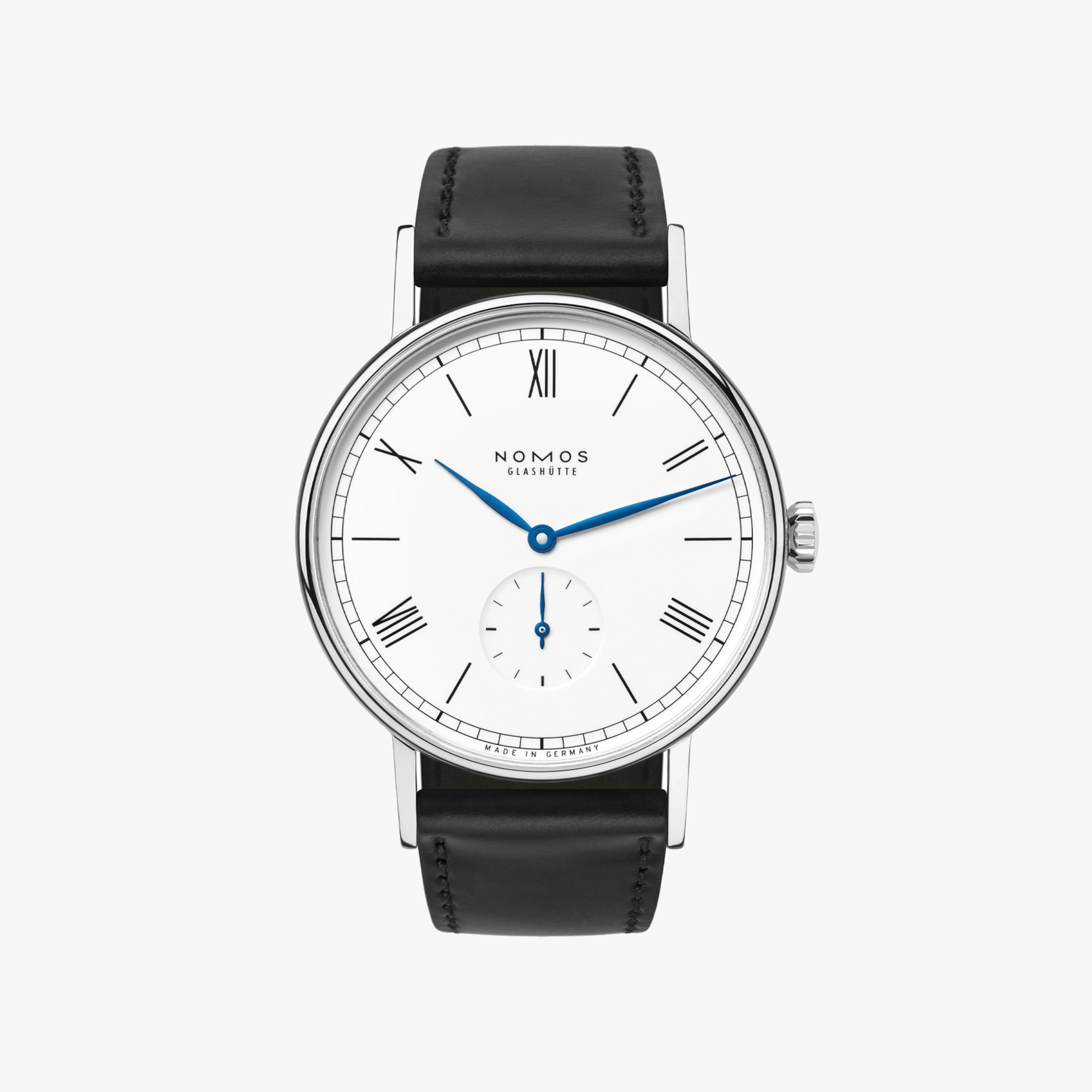 https://cdn.nomos-glashuette.com/media/image/0f/95/a0/2560xauto-q80-bg238238238/0205_s2_ludwig_175_years_watchmaking_gh_2d_front-masked.jpg