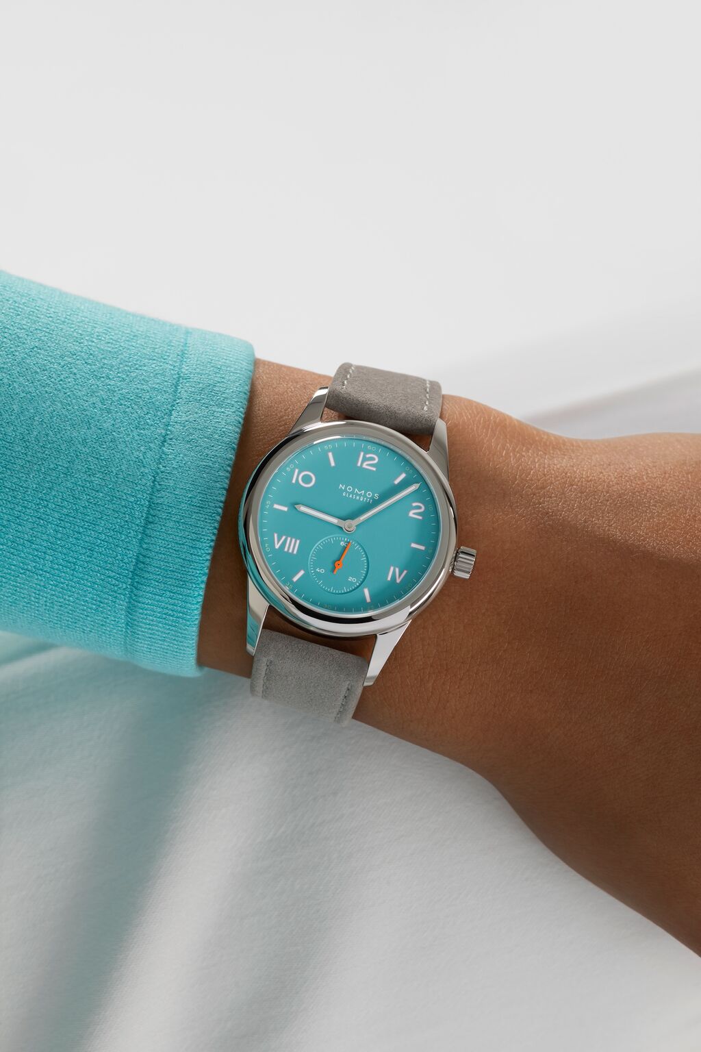 Nomos club 36 clearance