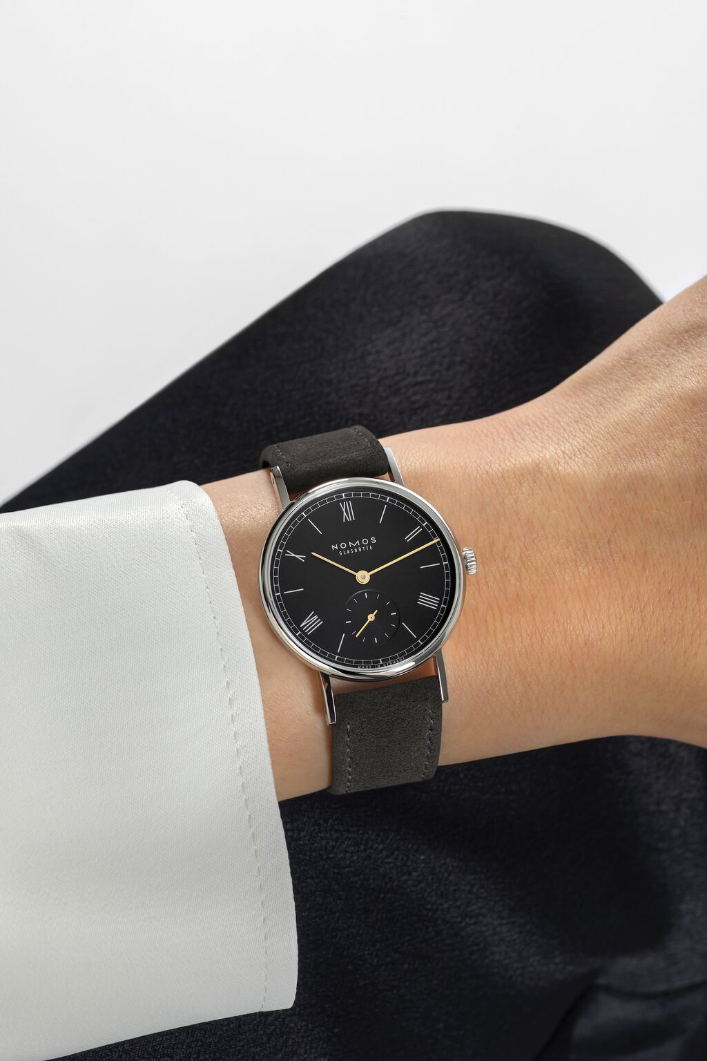 ノモス    ラドウィッグ38    手巻式 ボーナスストア＋10% NOMOS ノモス ラドウィッグ38 エナメル