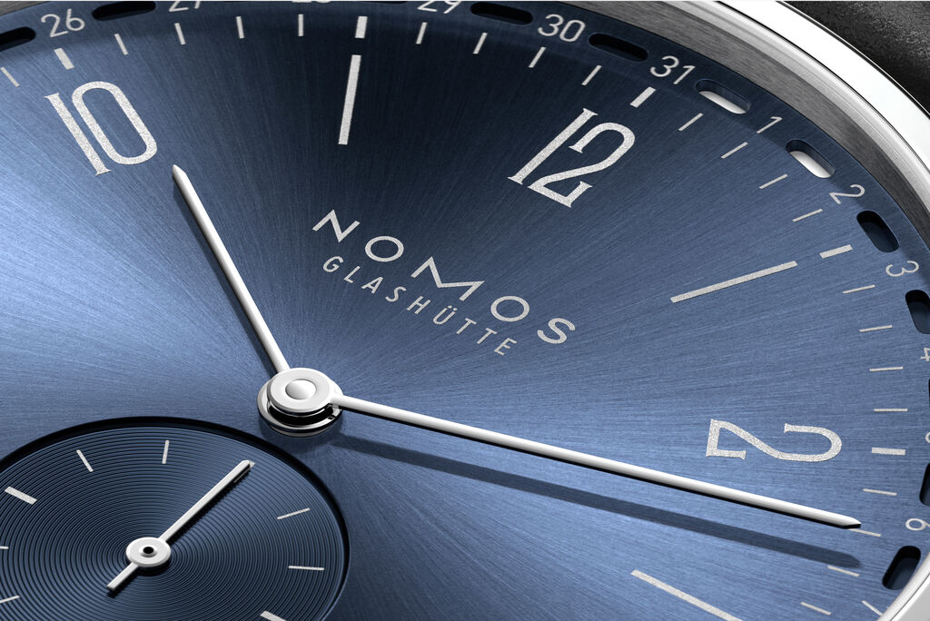 Nomos glass best sale