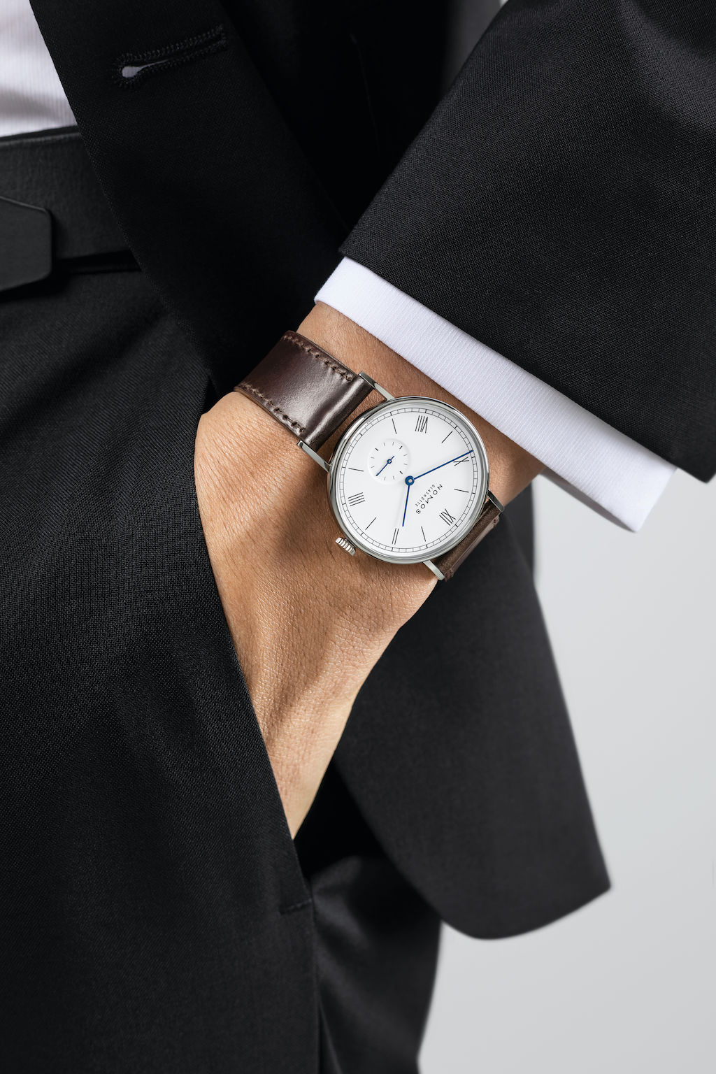 Nomos Ludwig 本当に上品で美しい時計 - 腕時計(アナログ)