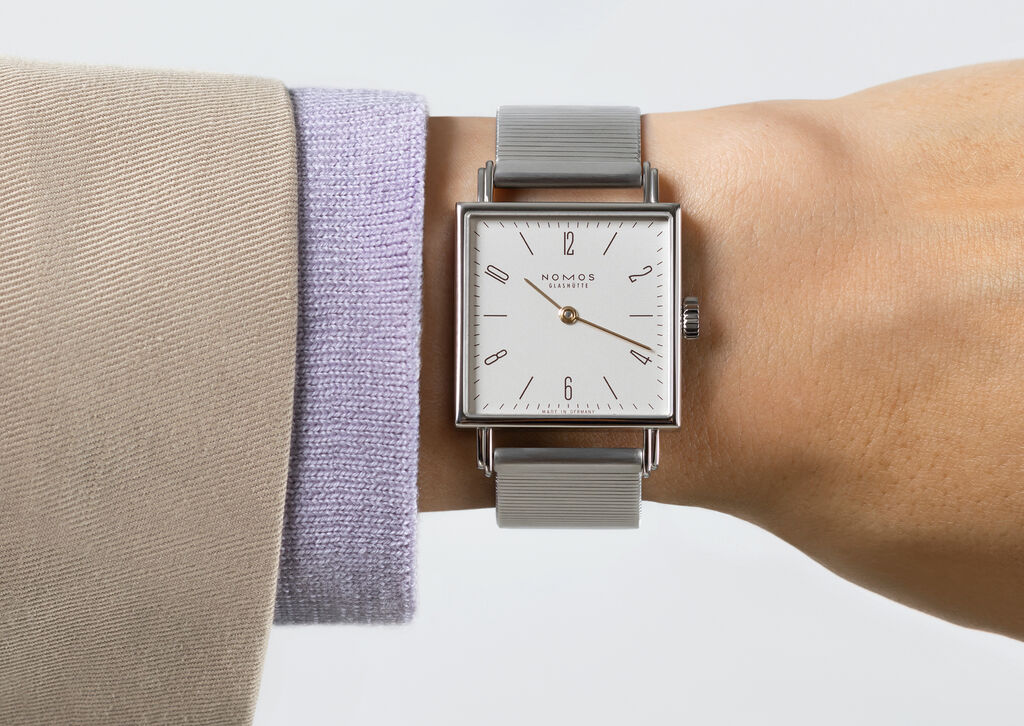 Tetra a shape watch with an edge or four NOMOS Glash tte