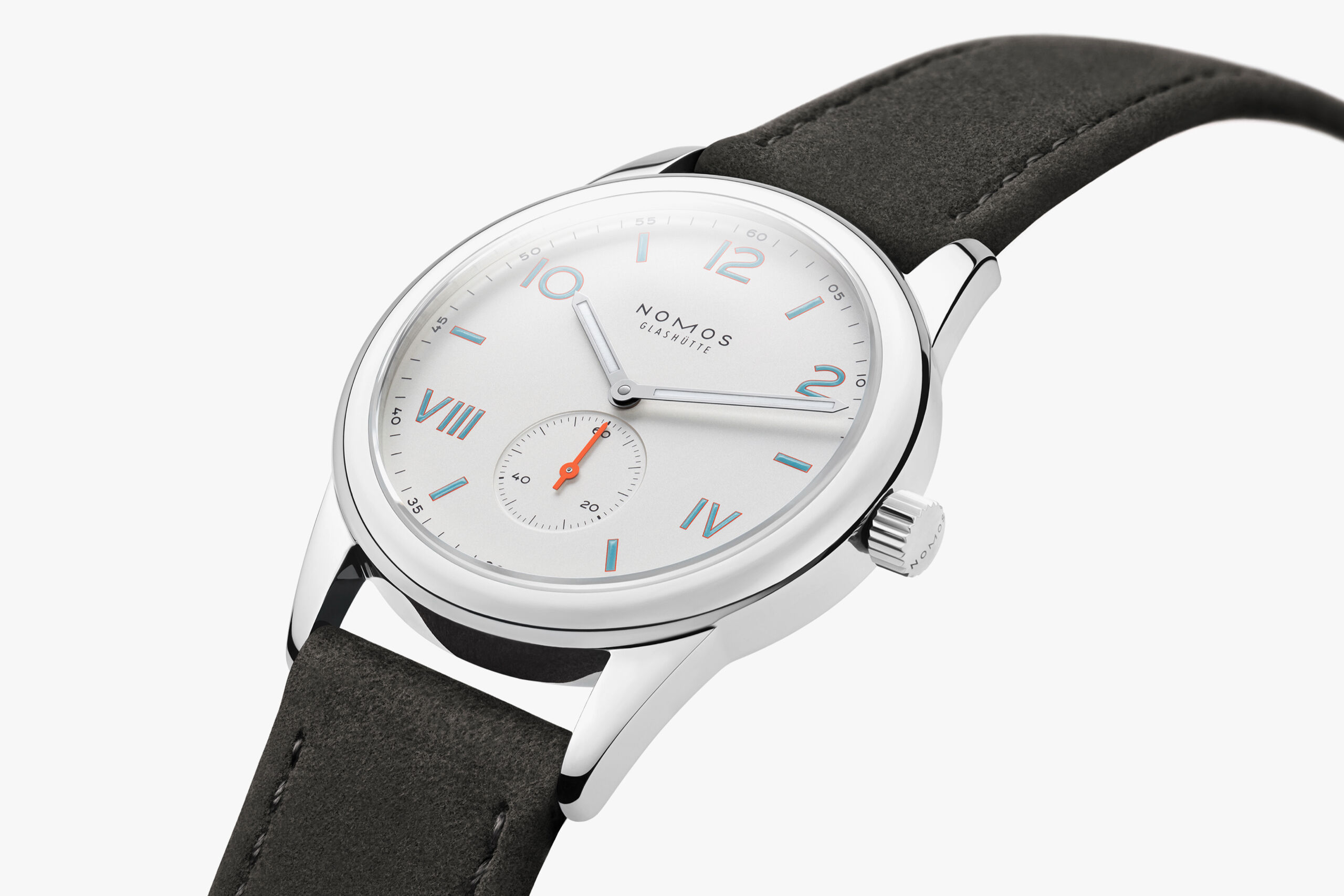 nomos-glashuette.com