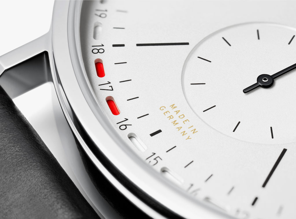 タンジェント | ノモスがつくる時計の真髄 | NOMOS Tangente — NOMOS